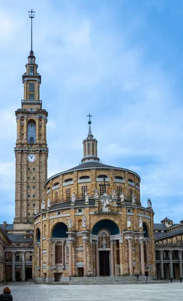 GIJON, SPAIN - 5 Nisan 2025: Üniversite Laboratuvarı, ilk olarak yetimler için eğitim merkezi olarak inşa edilen, şimdi çeşitli önde gelen kültür kurumlarına ev sahipliği yapıyor