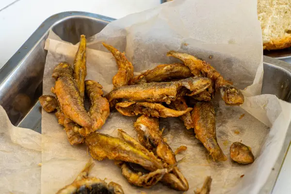 Ukrayna 'nın Mykolaivka kentindeki bir deniz ürünleri restoranı olan Çernomorka' da bulunan Karadeniz 'in tadını deneyin..