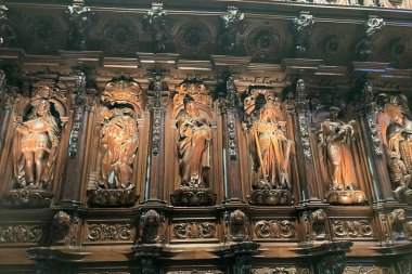 MALAGA, İspanya - 28 Mayıs 2025: Malaga, İspanya 'daki ikonik Malaga Katedrali' nin görkemli mimarisi ve tarihi görkemi