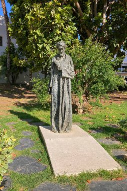 MALAGA, İspanya - 28 Mayıs 2025: Malaga, İspanya 'da kıyı atmosferinin cazibesiyle ıslanırken canlı şehrin rahat sokakları