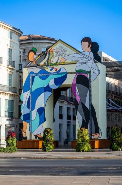 MALAGA, İspanya - 13 Ağustos 2023: 13 Ağustos 2023 'te İspanya' nın Malaga kentindeki Larios Caddesi 'nin başındaki Feria Kapısı