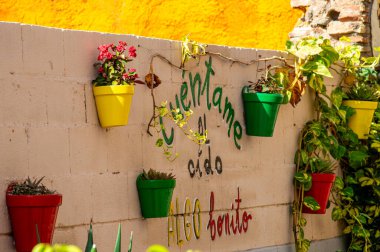 MALAGA, İspanya - 13 Ağustos 2023 'te İspanya' nın Malaga kentindeki Larios caddesinde sabah yürüyüşü