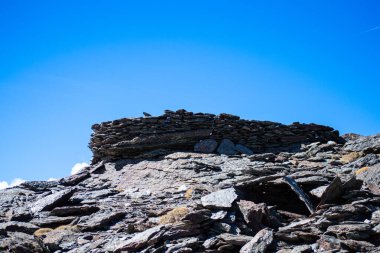 Bulutlu dağların üzerinden Mulhacen Tepesi 'ne, Sierra Nevada Ulusal Parkı' na, Endülüs 'e, İspanya' ya