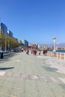 Gijn, İspanya 'nın Asturias kentinde 7 Nisan 2025 tarihinde kurulmuş canlı bir sahil kentidir..