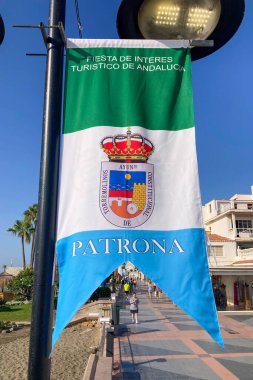 TORREMOLINOS, SPAIN - 15 Temmuz 2025: İspanya 'nın Torremolinos kentindeki' la Virgen del Carmen 'kutlamaları, canlı kıyı törenleri ve festival gelenekleri ile balıkçıların koruyucu azizini onurlandırdı.