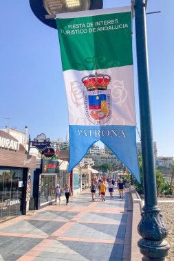 TORREMOLINOS, SPAIN - 15 Temmuz 2025: İspanya 'nın Torremolinos kentindeki' la Virgen del Carmen 'kutlamaları, canlı kıyı törenleri ve festival gelenekleri ile balıkçıların koruyucu azizini onurlandırdı.