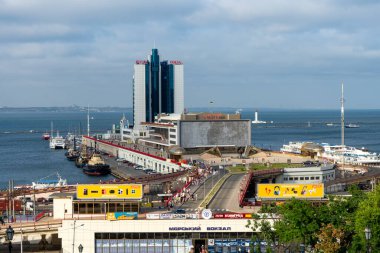 ODESA, UKRAINE - 21 Temmuz 2021: Odesa, Ukrayna 'nın güneybatısında, Karadeniz kıyısında yer alan canlı bir liman kentidir..