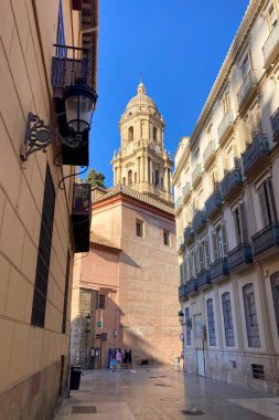 MALAGA, İspanya - 28 Mayıs 2025: Malaga, İspanya 'daki ikonik Malaga Katedrali' nin görkemli mimarisi ve tarihi görkemi