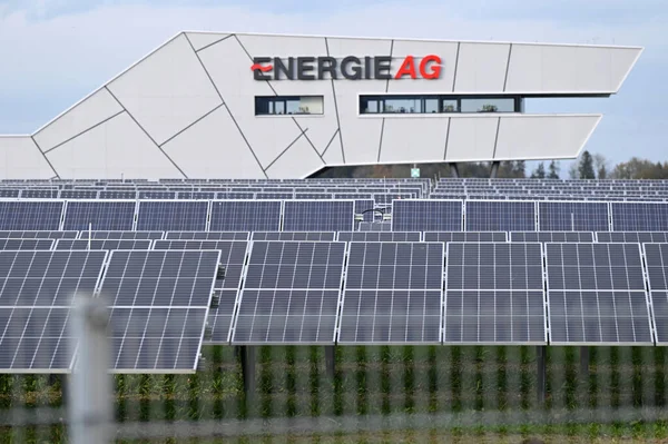 Solární Areál Fotovoltaickou Výzkumnou Elektrárnou Energieag Eberstalzellu Horní Rakousko Rakousko — Stock fotografie
