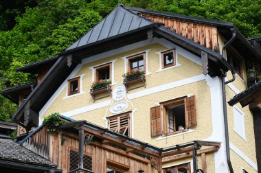 Hallstatt Gölü 'nün ünlü Hallstatt kasabasının bir taklidi.