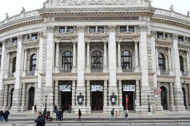 Avusturya, Viyana 'daki ünlü Burgtiyatronun cephesi