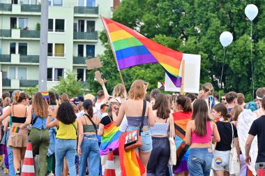 Münih 'teki CSD geçit töreni - her yıl düzenlenen politik bir gösteri ve renkli bir geçit töreni. Eşcinseller ve lezbiyenler için eşit hakları savunuyor..
