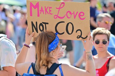 Münih 'teki CSD geçit töreni - her yıl düzenlenen politik bir gösteri ve renkli bir geçit töreni. Eşcinseller ve lezbiyenler için eşit hakları savunuyor..