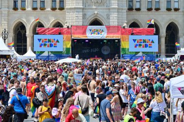 Gökkuşağı geçidi Viyana Gururu, 17 Haziran 2023 - 300.000 kişi ayağa kalktı