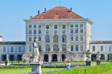 Bavyera 'nın başkenti Münih' teki Nymphenburg Sarayı, 1715-1918 yılları arasında Wittelsbach Hanedanı 'ndan Bavyera' nın seçmen ve krallarının yazlık ikametgahıydı.