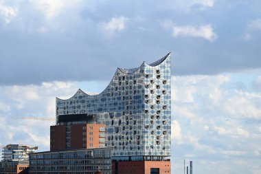 Elbphilharmonie (kısaca Elphi olarak da bilinir), Hamburg 'da 2016 sonbaharında tamamlanan bir konser salonu.