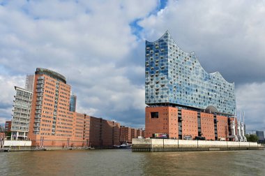 Elbphilharmonie (kısaca Elphi olarak da bilinir), Hamburg 'da 2016 sonbaharında tamamlanan bir konser salonu.