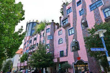 Magdeburg, Saksonya-Anhalt 'daki Hundertwasser Evi Yeşil Kale