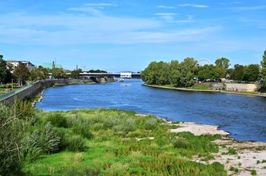 Magdeburg 'daki Elbe Nehri, Saksonya-Anhalt