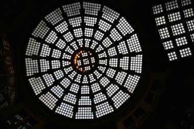 Auerbach 'ın Leipzig, Saksonya' daki mahzeninde bulunan meşhur Moedler Geçidi.