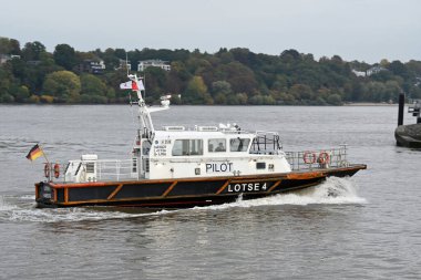 Eski Hamburg limanında gemiler, Alman