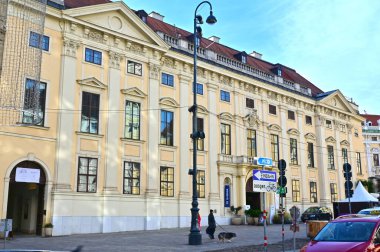 Viyana, Avusturya - 12: 29 2023 - Viyana şehir merkezindeki iflas etmiş emlak şirketi Signa Holding 'in genel merkezi