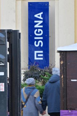 Viyana, Avusturya - 12: 29 2023 - Viyana şehir merkezindeki iflas etmiş emlak şirketi Signa Holding 'in genel merkezi