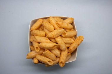 Beyaz arka plan üzerinde izole patates sopa