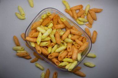 Beyaz arka plan üzerinde izole patates sopa