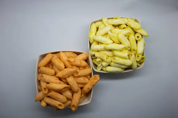 Beyaz arka plan üzerinde izole patates sopa