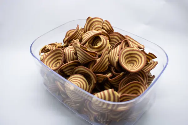 Kuping Gajah, karakteristik spiral desenli Endonezya atıştırmalığı..