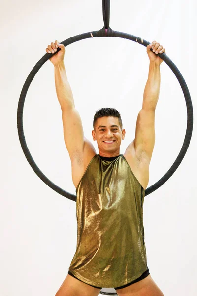 Mexican Man Solo Gymnastics Aerial Ring Creates Dynamic Routine Spiraling — Stock Photo, Image