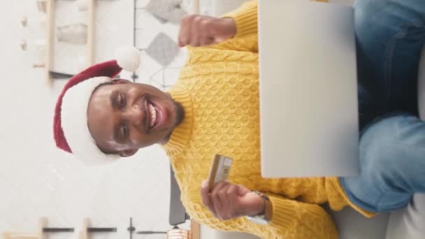 Homem Afro Americano Feliz Ter Bons Sentimentos Depois Compras Bem — Vídeo de Stock