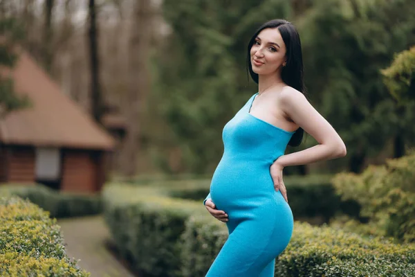 Moderní Těhotná Žena Usmívá Šťastná Těhotná — Stock fotografie