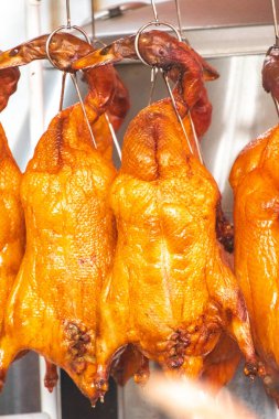 Markette ızgara tavuk.