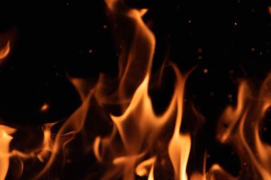 Ateş alevleri, siyah arkaplan