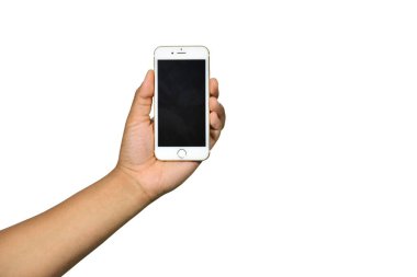 Beyaz ekranlı akıllı telefon tutan bir kadın.