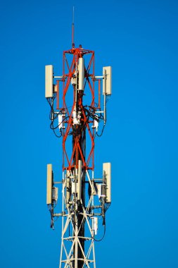 Şehirdeki cep telefonu kulesi