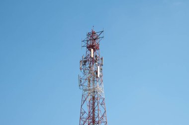 binanın çatı anteni