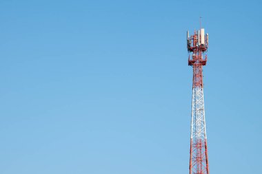 Yüksek gökdelenli yüksek binalar