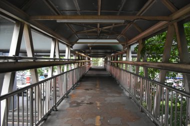 Tren istasyonunun girişi.