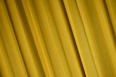 Sarı perde ya da perde arkaplanı.