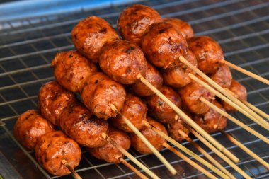 Izgarada ızgara sosis, Tayland