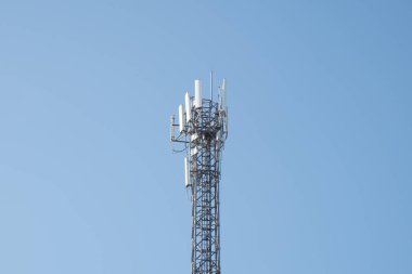 Telekomünikasyon kule gökyüzü arka plan