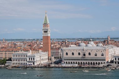 Venedik, İtalya - 22 Haziran 2023: San Marco meydanının çarpıcı manzarası.