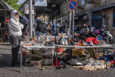 Tel Aviv Yafo, İsrail - 22 Aralık 2023: Eski Yafo 'daki bit pazarı.
