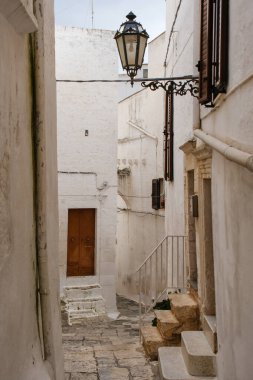 Ostuni 'nin Dar Sokakları, Puglia, İtalya' daki Beyaz Şehir