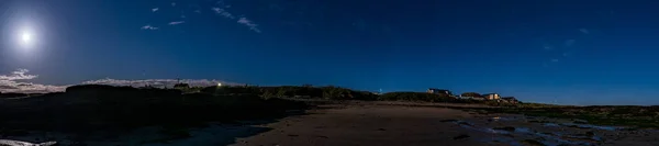 Moonlit Panoramic View Night Sky Beach Beadnell Northumberland United Kingdom — Stock Photo, Image