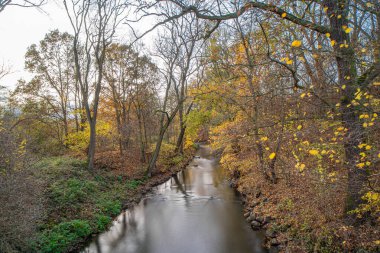 Fotoğrafçılık, eski bir köprünün ve korunmuş bir manzaranın bulunduğu bir doğa koruma alanıdır.