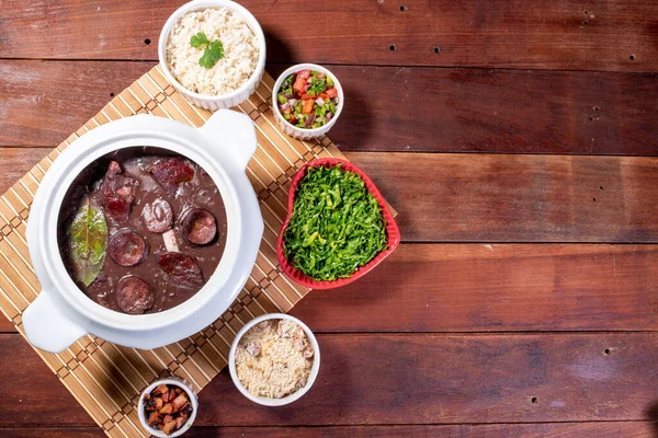 Otantik Brezilyalı Feijoada - Yürekli ve Lezzetli Tabak.